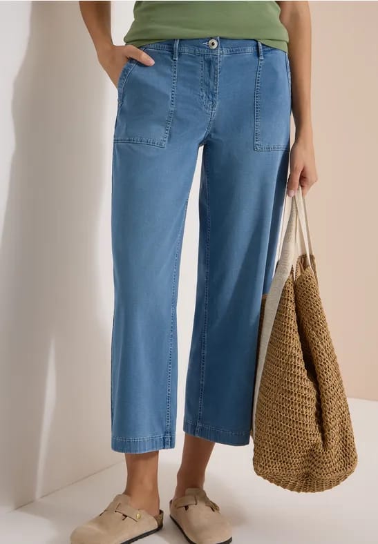 High Waist Wide Leg jeans in Loose Fit