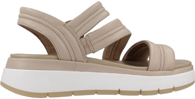 Clarks Tuscan Strap 26181475 Nude maat 37