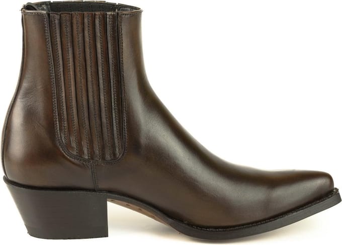 Mayura Boots 2496 Bruin/ Spitse Western Enkellaars Dames Schuine Hak Elastiek Sluiting Glad Leer