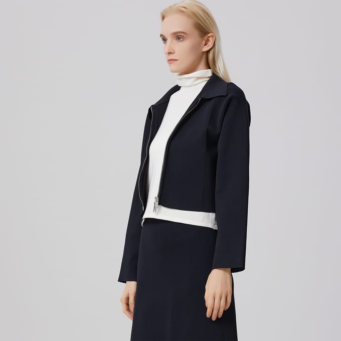 Minimalistisch cropped jack met ritssluiting aan de voorkant