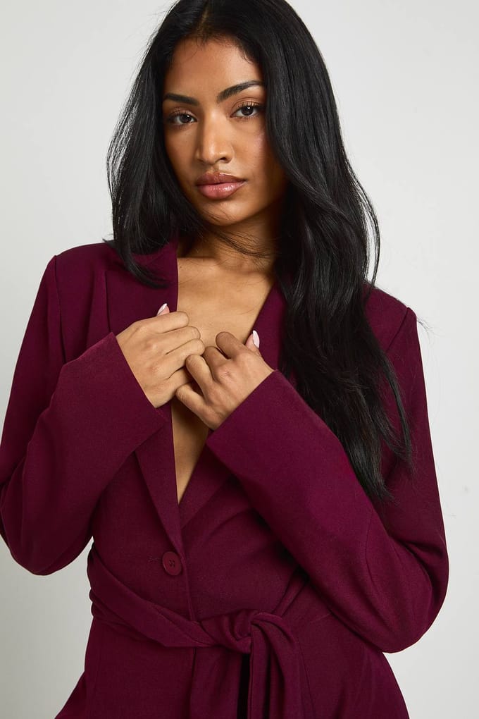 boohoo Dames Getailleerde blazerjurk met strik in de taille | Wine | Maat: 12