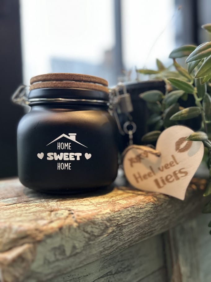 Creaties van Hier - Luxe Spaarpot met houten hartje - Home Sweet Home - Glas
