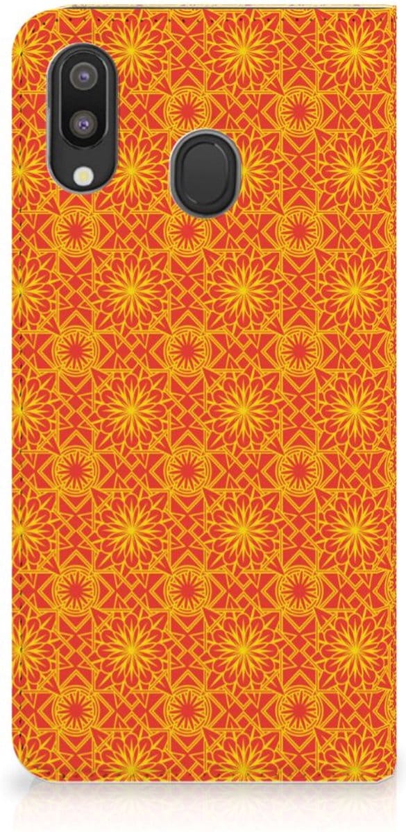 Samsung Galaxy M20 Hoesje met Magneet Batik Oranje