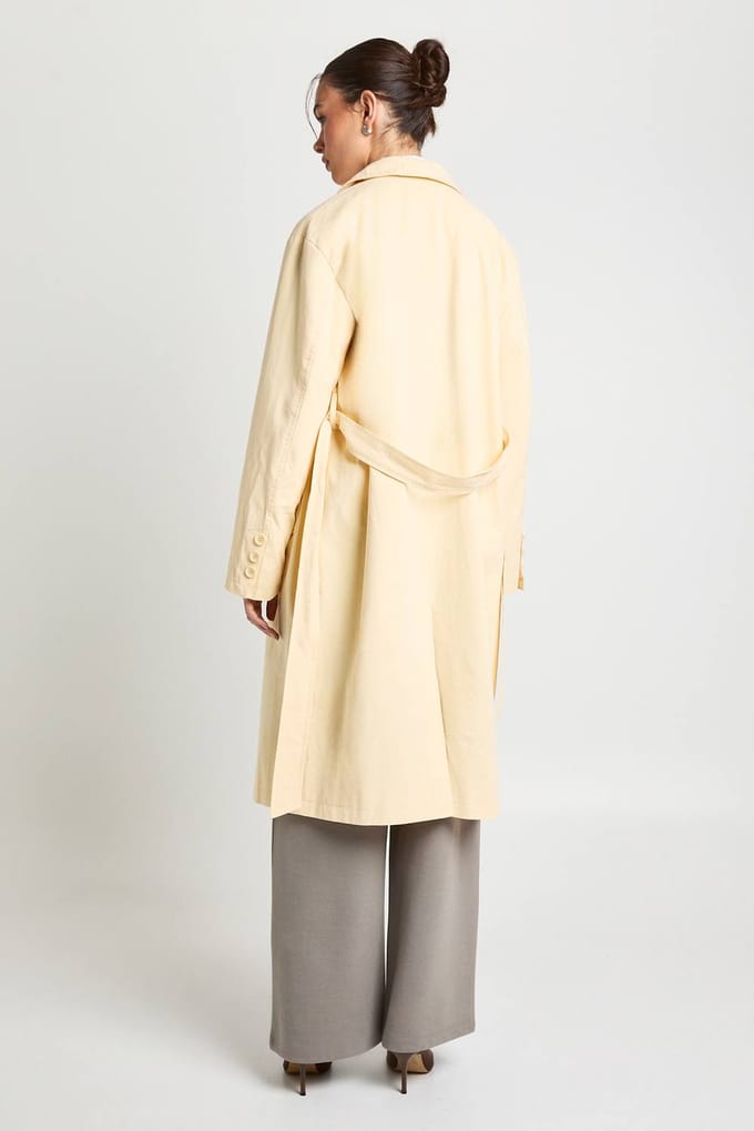 boohoo Dames Trenchcoat met Riem | Butter | Maat: 8