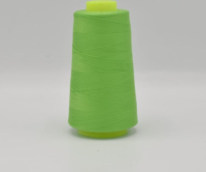 Overlock Garen per 4 stuks - 3000 Yards (2742 meter) per stuk - In 36 kleuren leverbaar - Lime