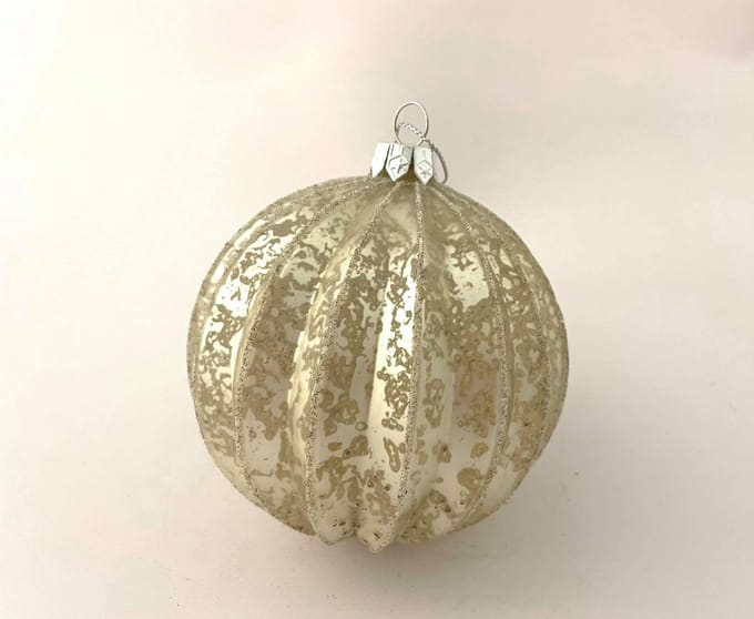 J-Line Kerstbal gestreept glanzend wit/beige 10cm (4 stuks)