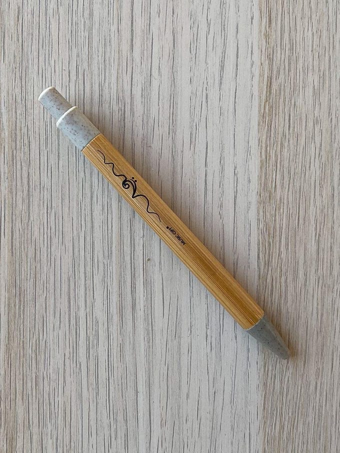 Pen bamboe wit/grijs met bassleutel