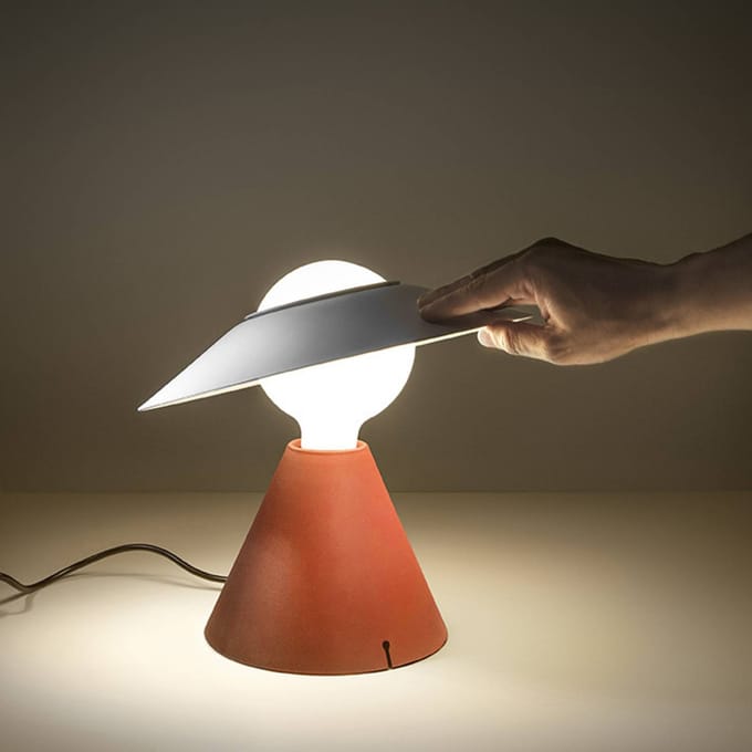 Stilnovo Fante LED tafellamp, 2.700 K, rood
