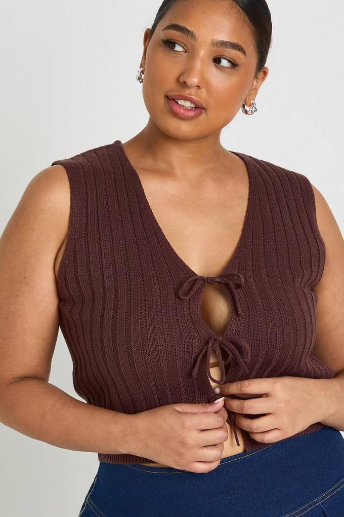 boohoo Dames Plus Gebreide Vest met Dasdetail | Chocolate | Maat: 16-18