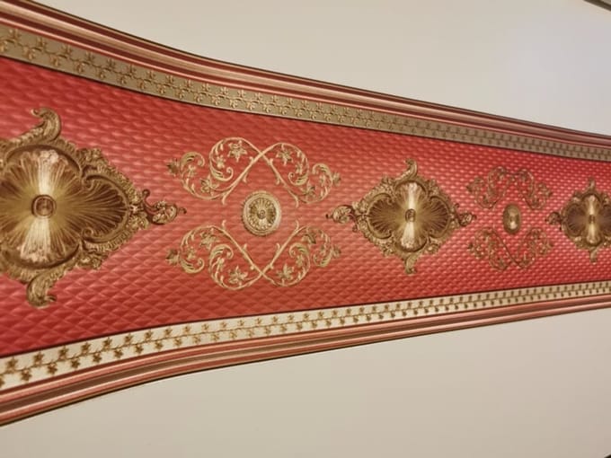 BEHANGRAND ROOD GOUD KLASSIEK HERMITAGE