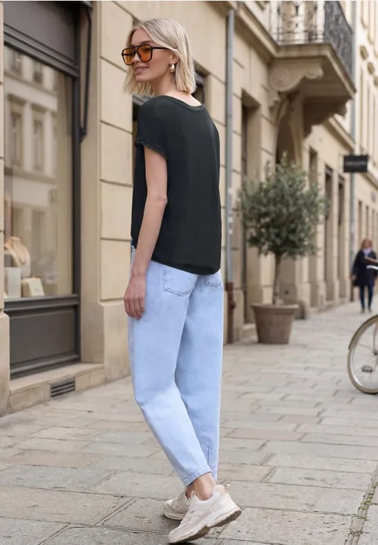 Shirt met overhangende schouder en decoratieve tape