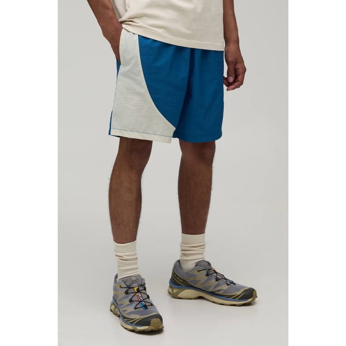Ontspannen Pasvorm Gebogen Paneel Middellange Nylon Shorts | Blue | Size Medium
