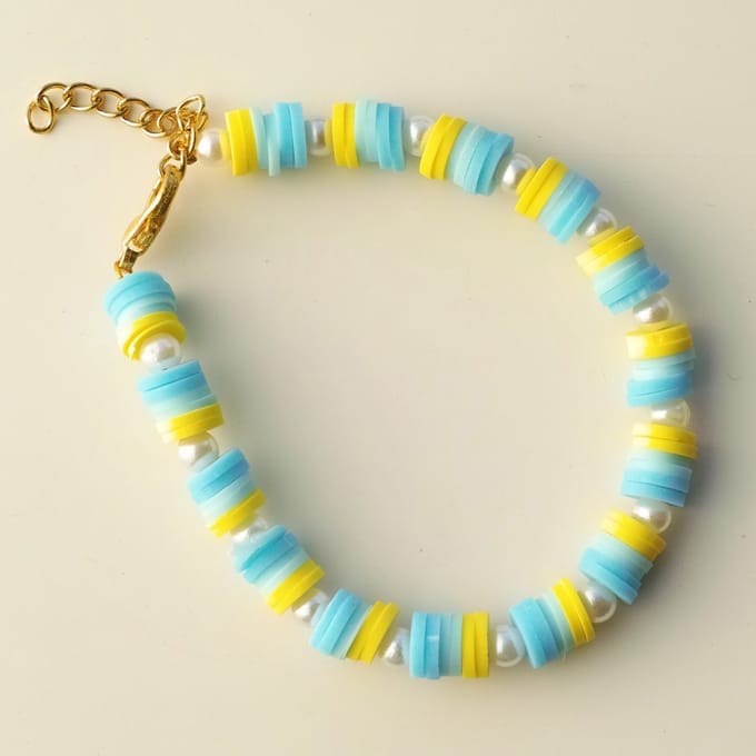 Parelarmband met katzuki kralen in geel en blauw