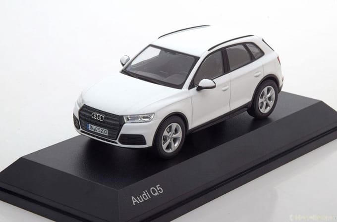Audi Q5 - 1:43 - iScale