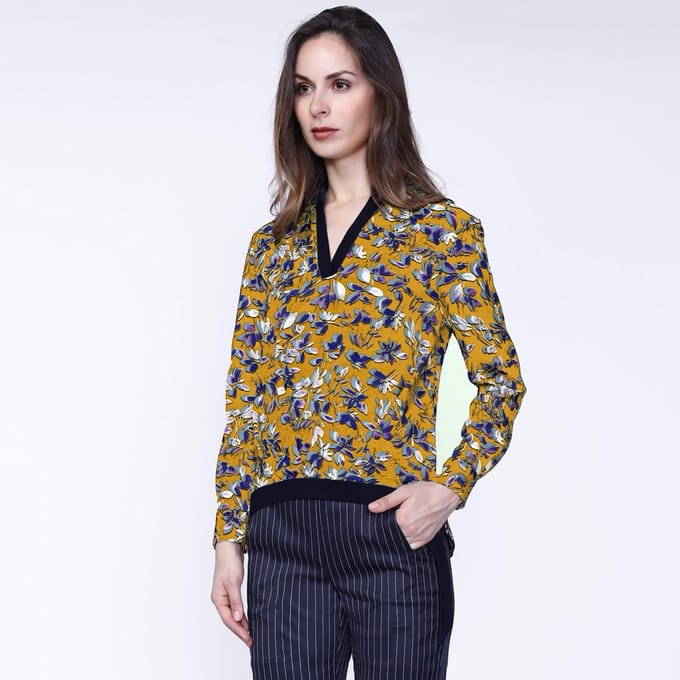 Satin Col-V Blouse en bladeren print