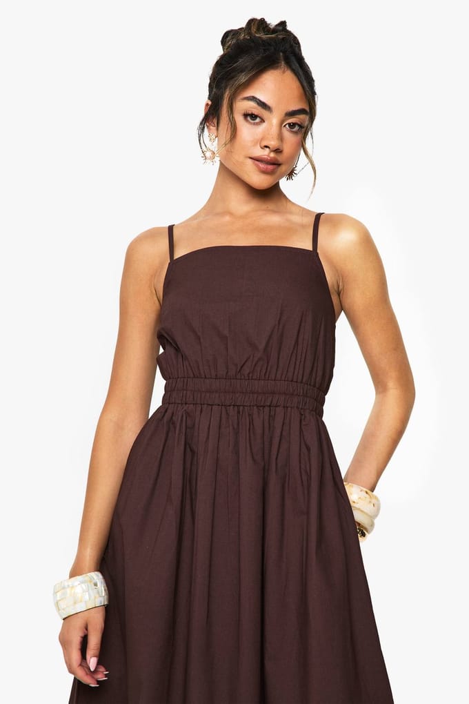 boohoo Dames Midaxi-jurk van poplin met riempjes | Chocoladebruin | Maat: 38