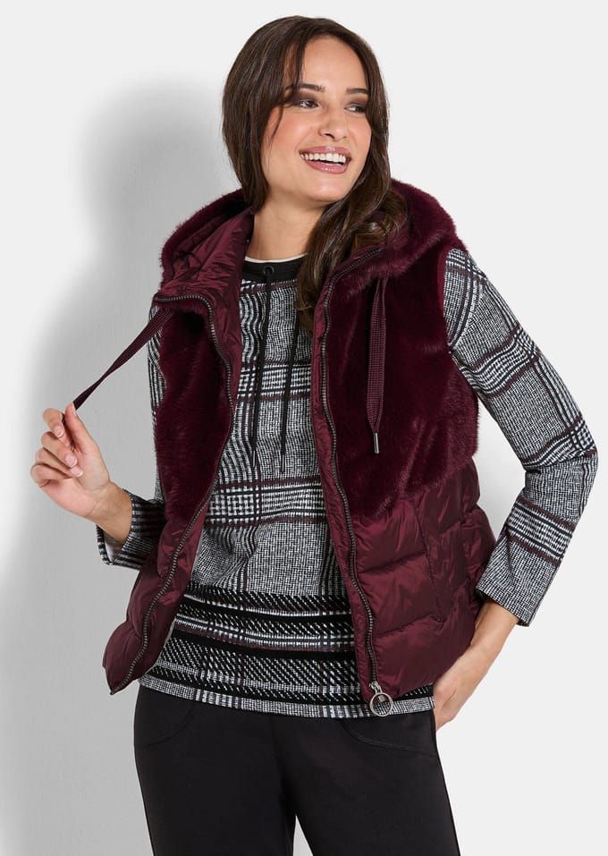 Gewatteerd vest met rand van imitatiebont - donkerrood - Gr. 44 van Goldner Fashion