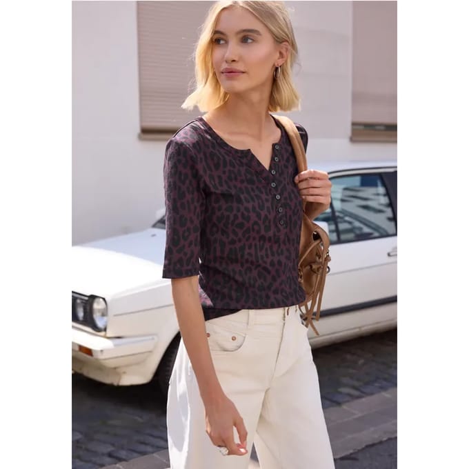 Shirt met split in de hals en luipaardprint