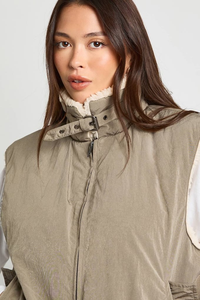 boohoo Dames Gilet met nepbontvoering | Khaki | Maat: 8