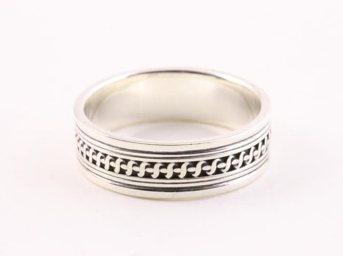 Zilveren ring met meandergravering - maat 17