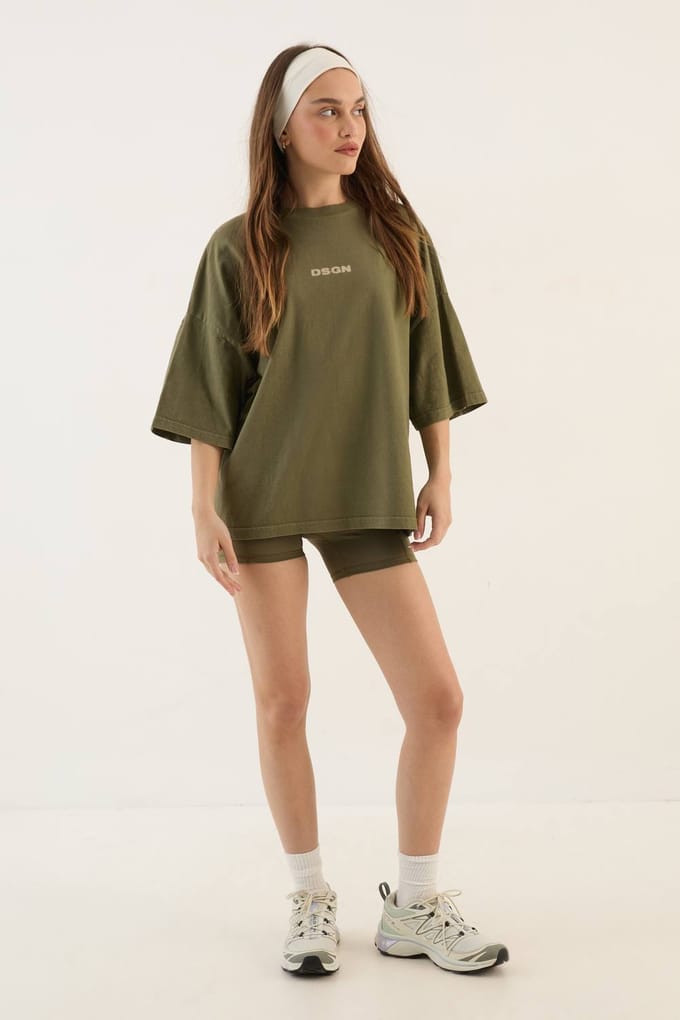 Dames Dsgn Studio Zwaar Gewassen Oversized T-shirt Met Korte Mouwen | Olijf | Maat: Medium