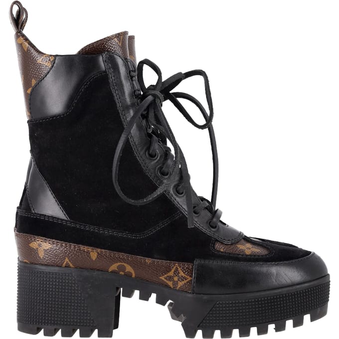 Louis Vuitton Suede Monogram Laureate Desert Boots in zwart gecoat canvas