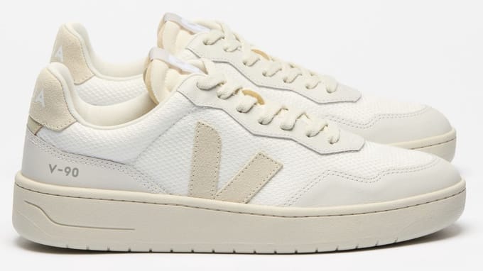 Veja Womens V-90