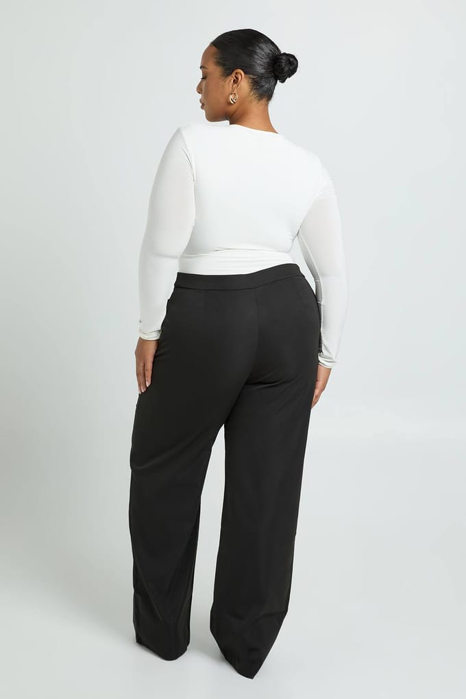 boohoo Dames Plus geweven getailleerde broek met wijde pijpen | Black | Maat: 16