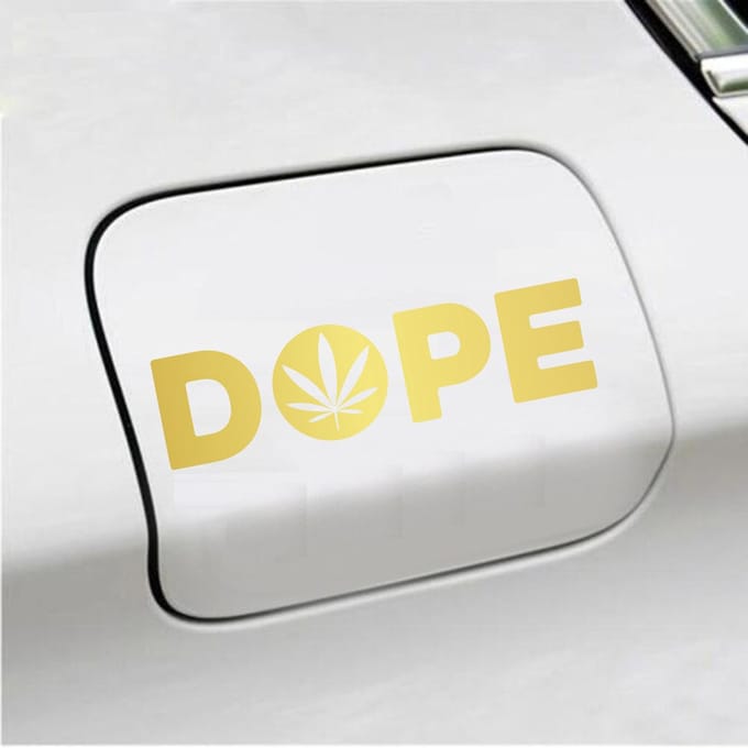 Bumpersticker - Dope - 4,5 X 17 - Goud