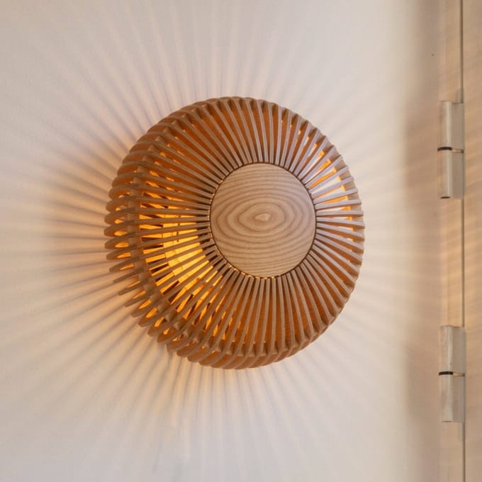 UMAGE Clava Up Wood Wandlamp - eiken - large