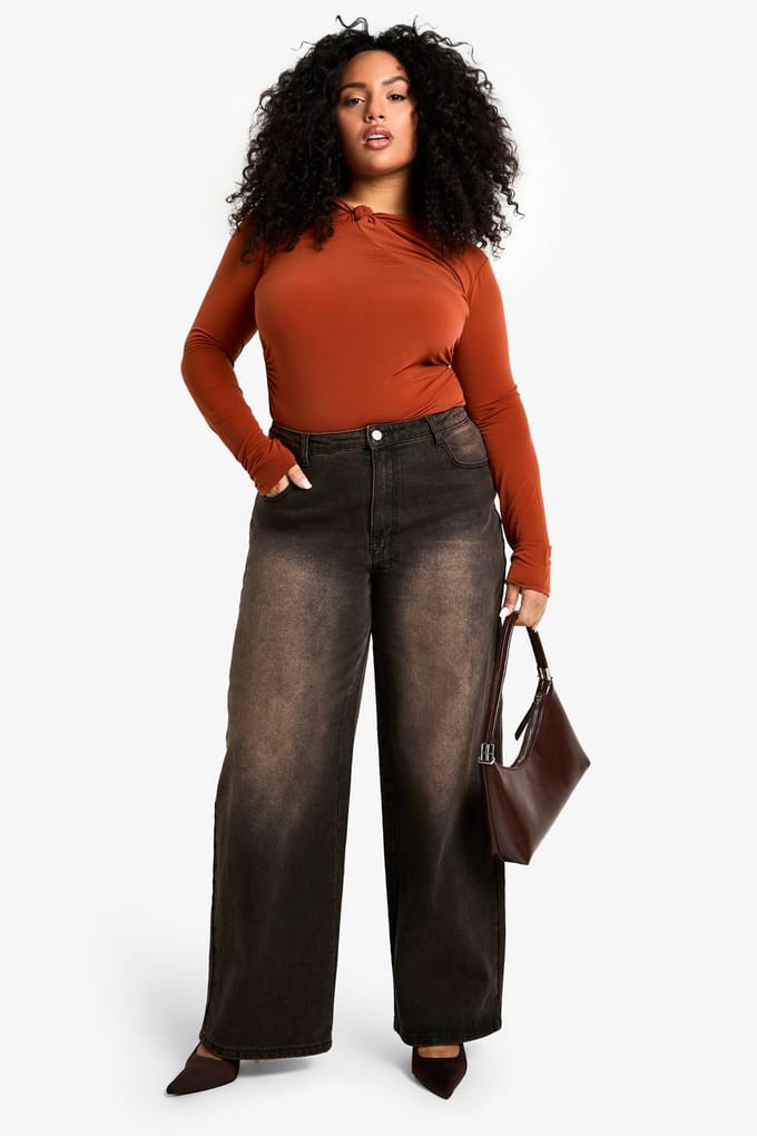 boohoo Dames Plus Twist Detail Gerimpelde Bodysuit | Tan | Maat: 28