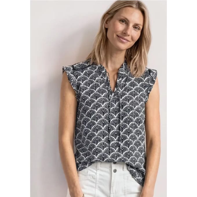 Top met verschillende texturen en gehaakte details