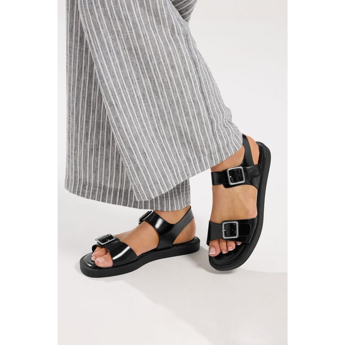 Yours Zwarte Sandalen Van Imitatieleren Met Gespsluiting In Brede Epasvormsize 42E