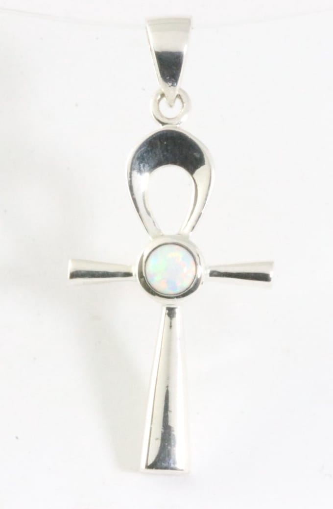 Fijne zilveren ankh hanger met welo opaal