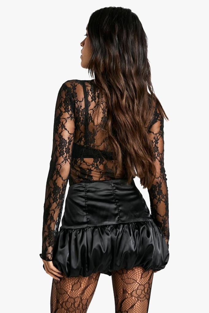 boohoo Dames Satijn Puffball Mini Rok | Zwart | Maat: 34