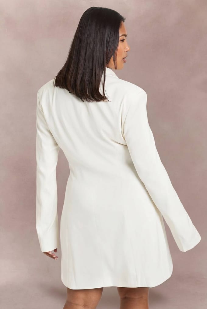 boohoo Dames Plus Blazerjurk Met Goudkleurige Details | Ivoor | Maat: 56