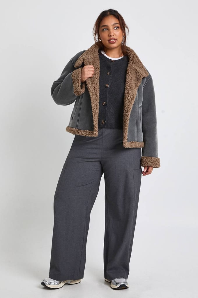boohoo Dames PLUS TEDDY TRIM DETAIL JACKET | Grey | Maat: 16