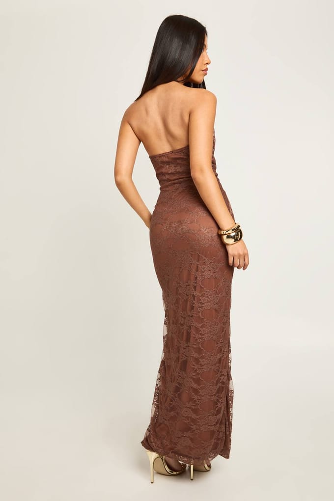 boohoo Dames Petite kanten halternek maxi kolomjurk | Chocolate | Maat: 16