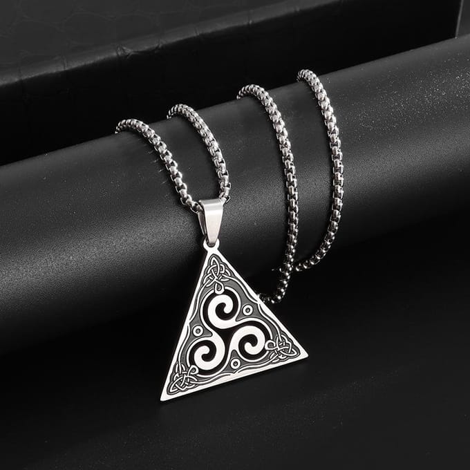 Nieuwe Retro Drie Afschuining Ketting Verkoop Roestvrij Staal Driehoekige Driehoek Hanger Sieraden black
