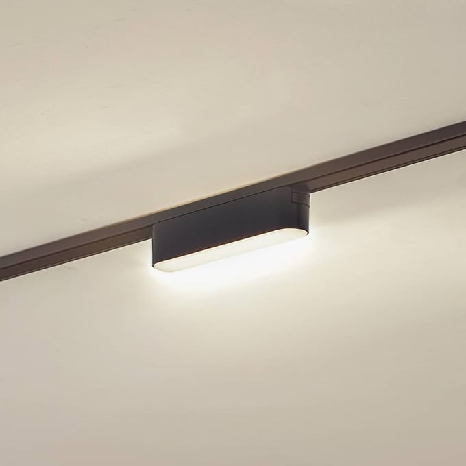 Lindby LED strip 48 V Lumaro, zwart,5W, kunststof, dimbaar