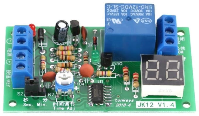 Dailygoody - Delay timer switch relay module - Digitale timer - 12V DC - LED display - Automatische bediening - Geschikt voor opbouwmontage