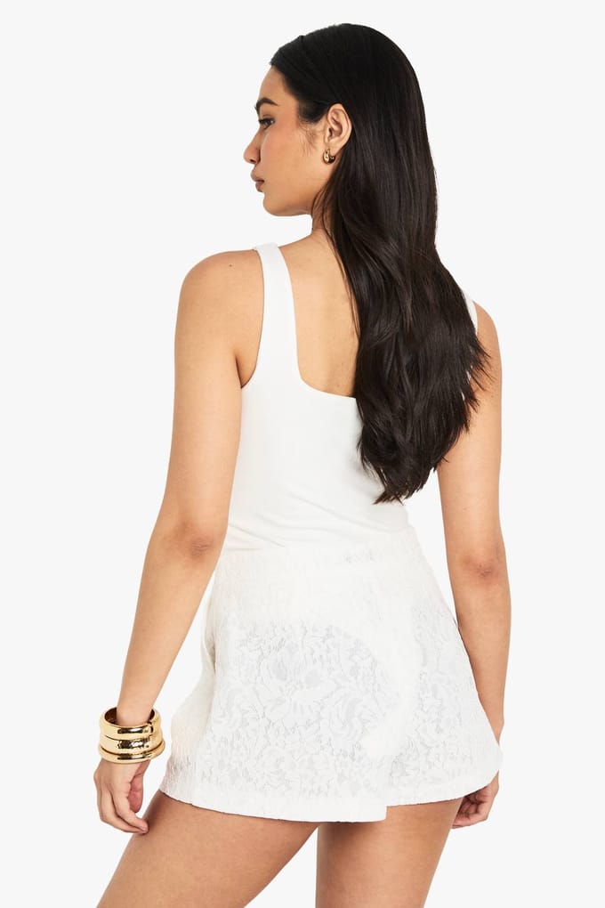 boohoo Dames Speciale gelegenheid kant getailleerde shorts | Wit | Maat: 36