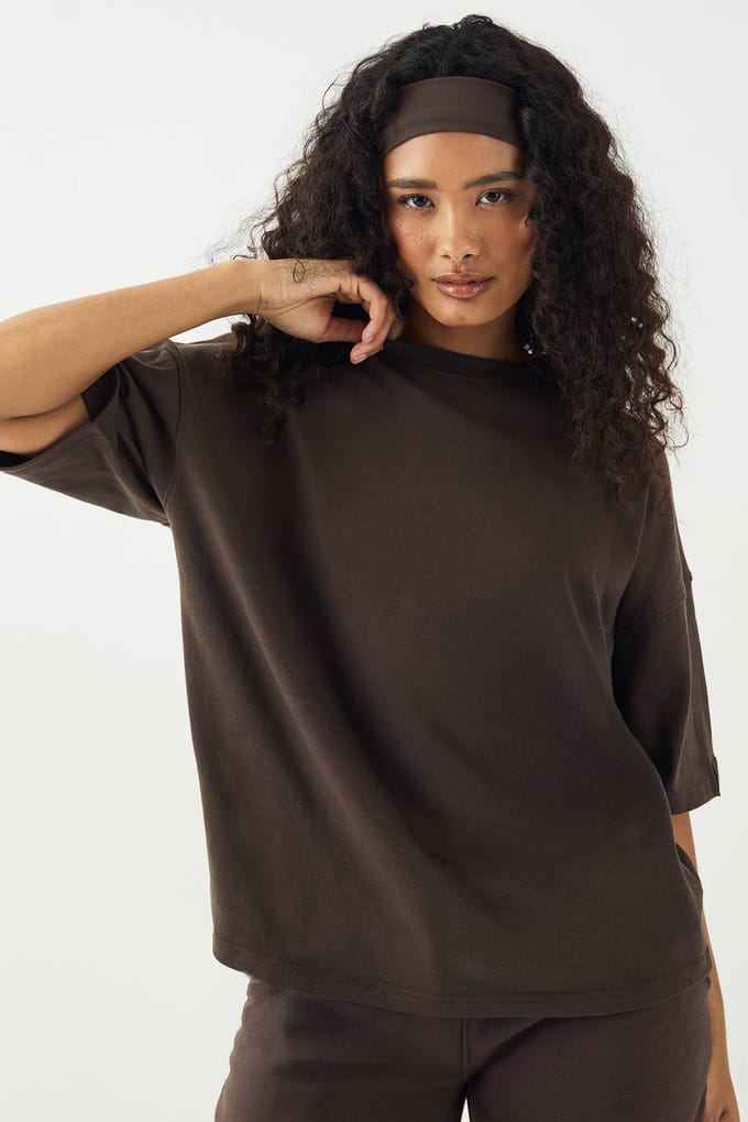 Dames DSGN Studio Oversized T-Shirt | Espresso | Maat: Small