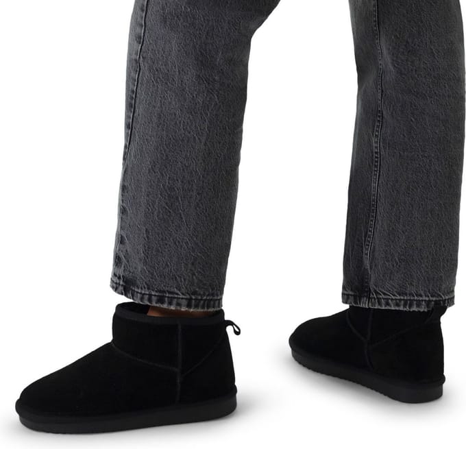 Manfield - Dames - Zwarte suède boots - Maat 39
