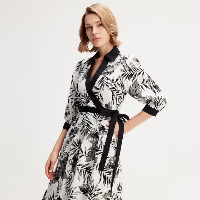 Bi-material wrap jurk met tropische print