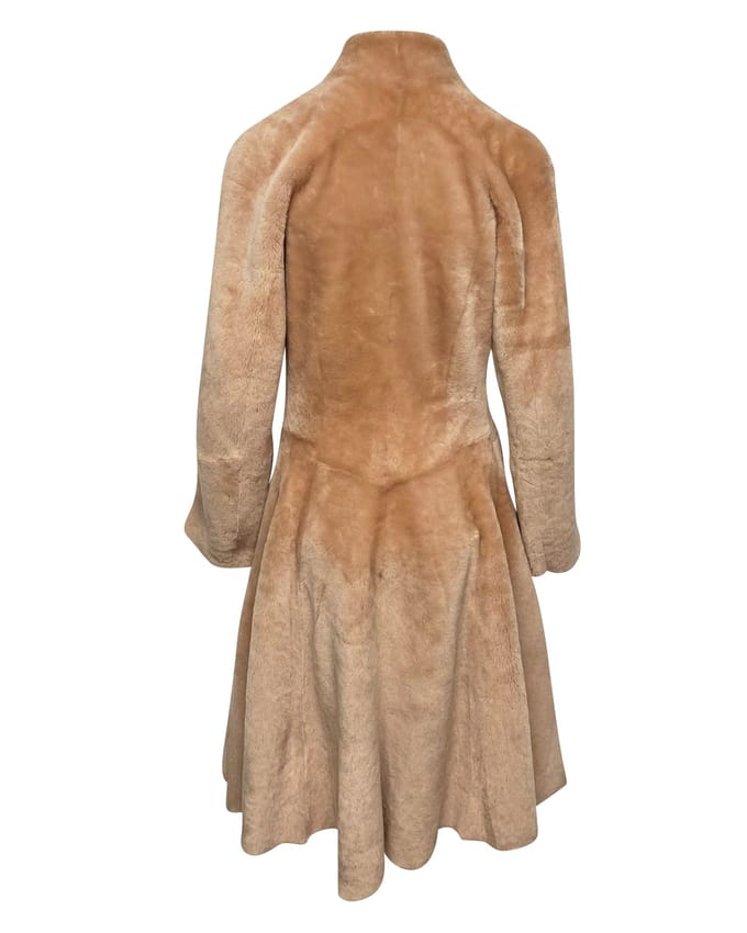 Bottega Veneta Volledige Lengte Shearling Jas in Beige Suede