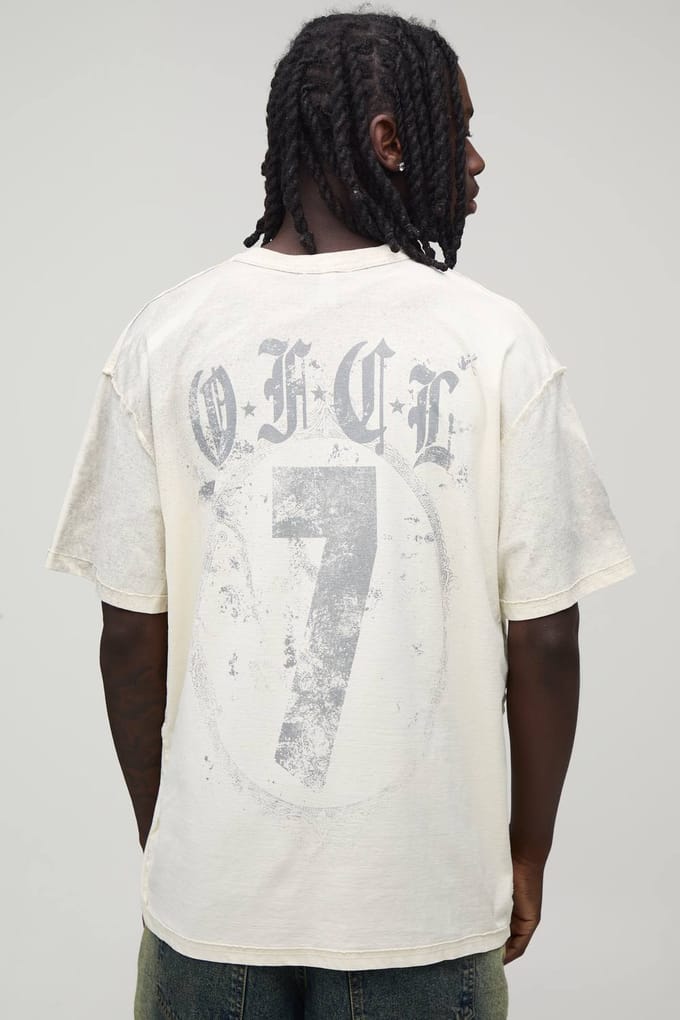 Ecru Oversized T-shirt Met Zichtbare Naden, Print En Spray Wash | Size Medium