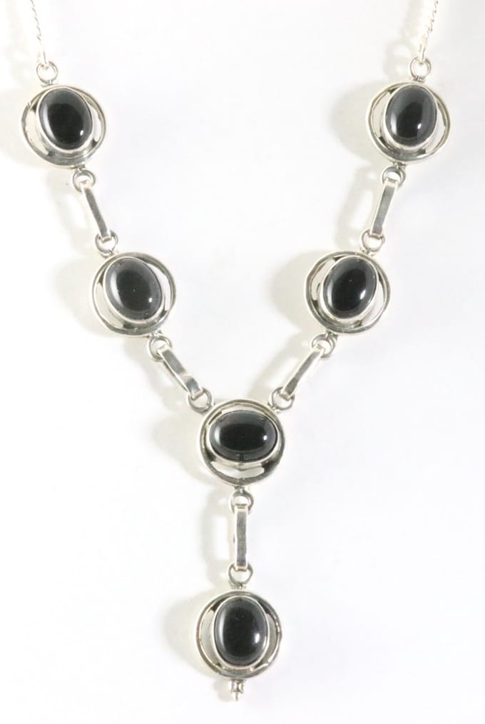 Zilveren ketting met onyx
