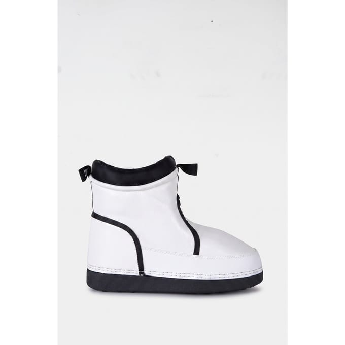 Moschino Winter Boots White Maat: 35-36 | Laarzen Outlet | Dames | Wit