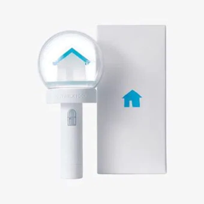 BOYNEXTDOOR- Lightstick (Lightstick! Not album)